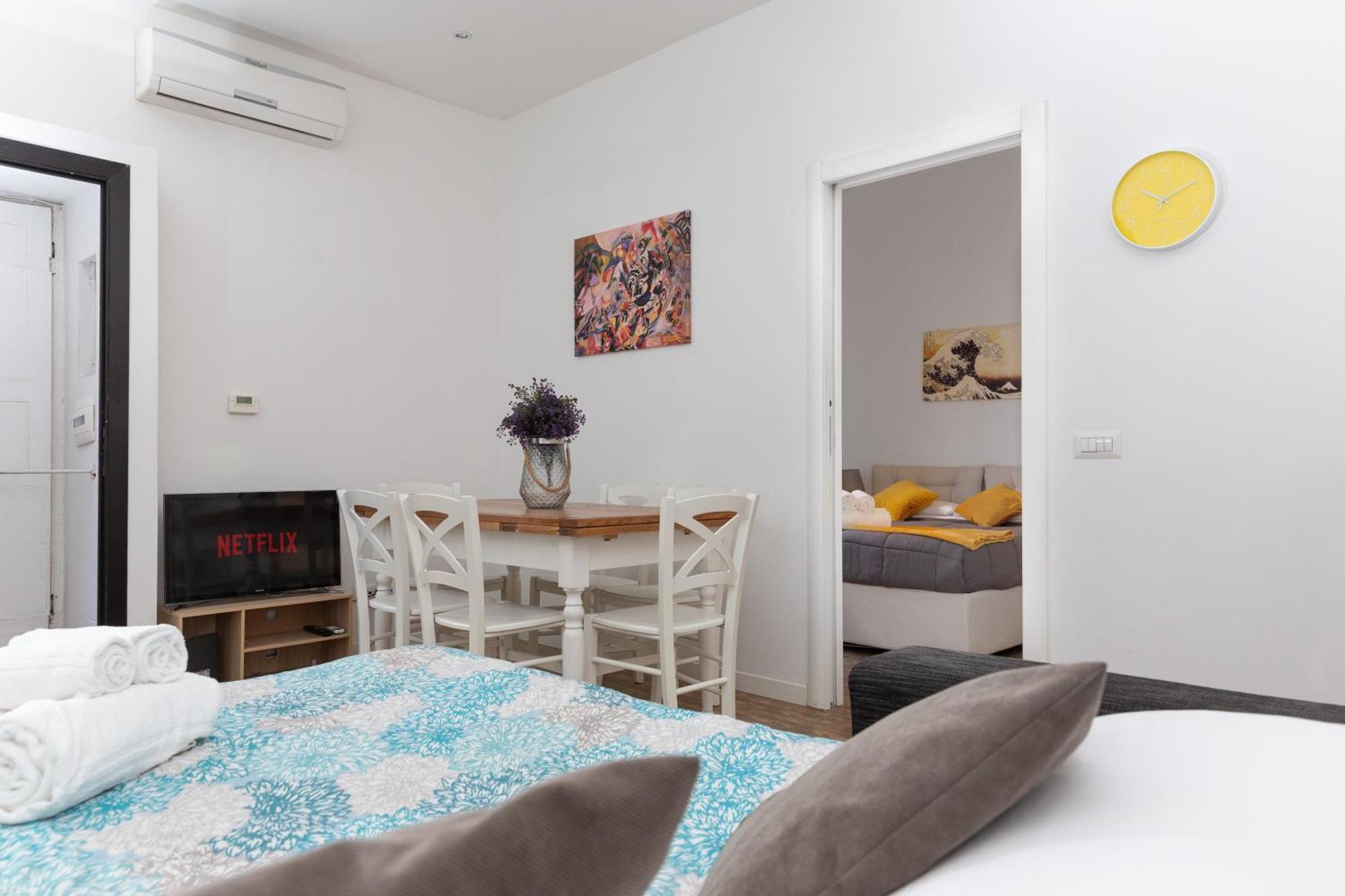 Artstay Exclusive Apt Near Train Metro, Parking — Foto 2