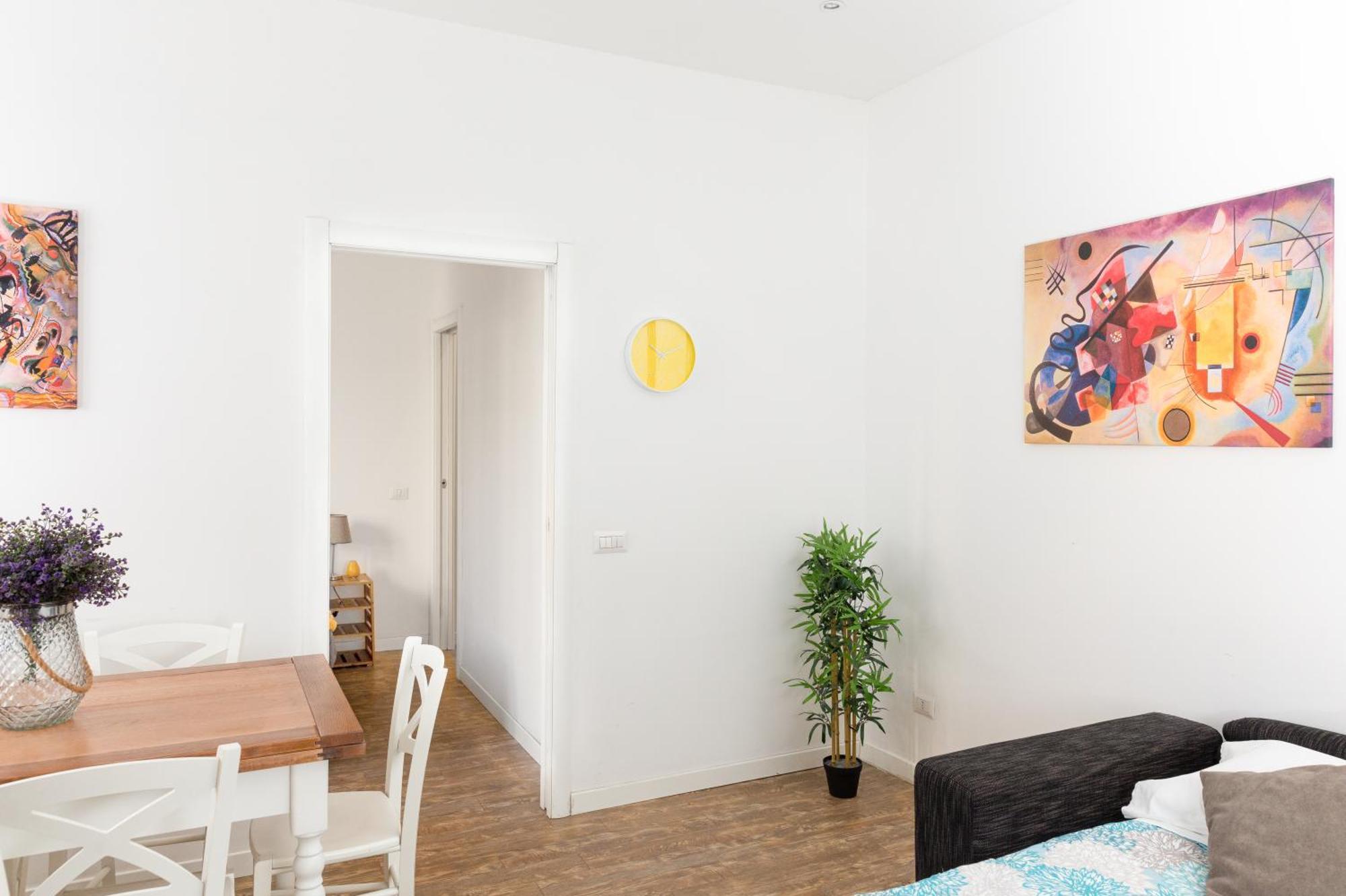 Artstay Exclusive Apt Near Train Metro, Parking — Foto 1